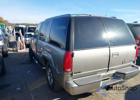 2000 Cadillac Escalade Standard from USA, damaged, VIN 1GYEK13R6YR118880